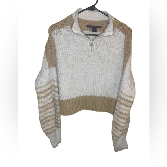 French Connection Winter White Oatmeal Cropped Bell Sleeve Sweater Size Large . - Picture 3 of 5